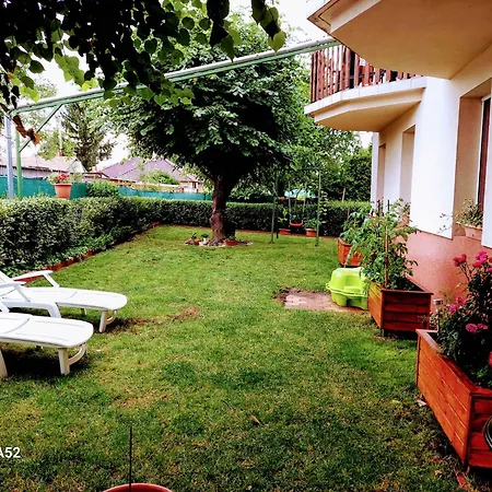 Apartment With A - C In 55117 *