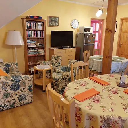 Apartmán With A - C In 55117 Balatonlelle